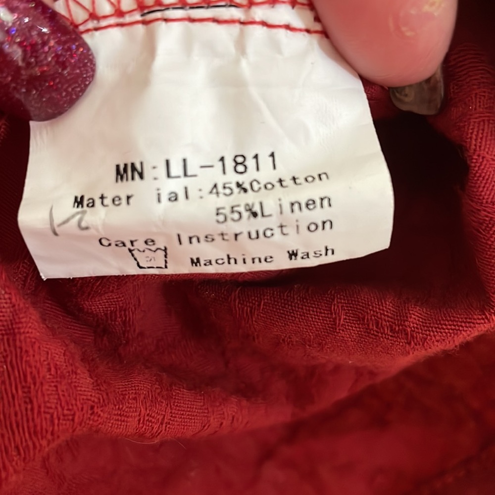 Beautiful Red Top - Picture 6 of 7